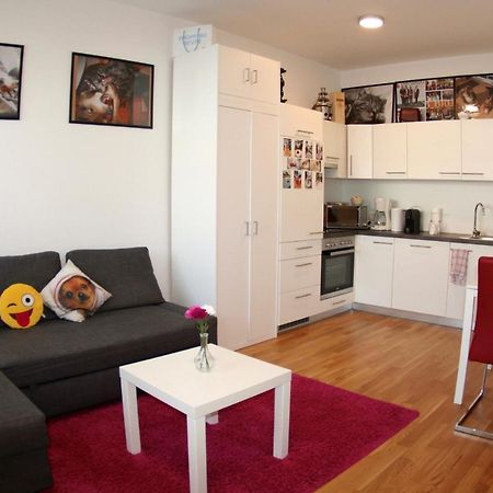 Trendy Danube Apartment - Close To Un Виена Екстериор снимка