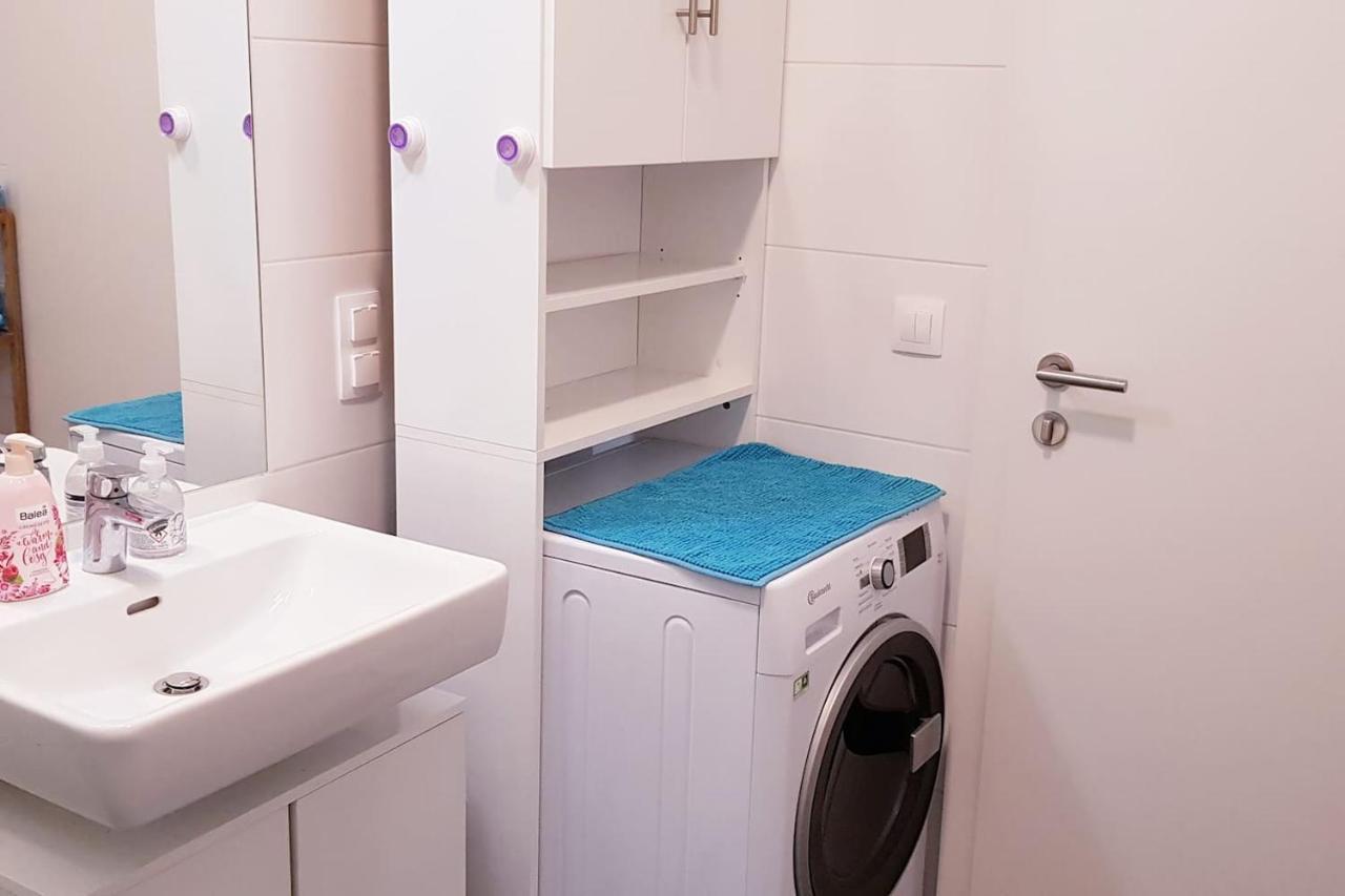 Trendy Danube Apartment - Close To Un Виена Екстериор снимка