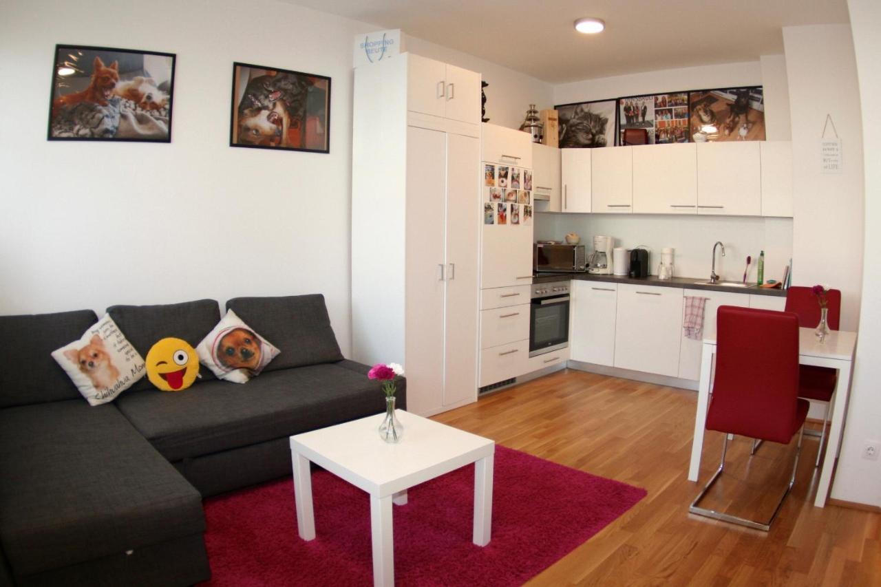 Trendy Danube Apartment - Close To Un Виена Екстериор снимка